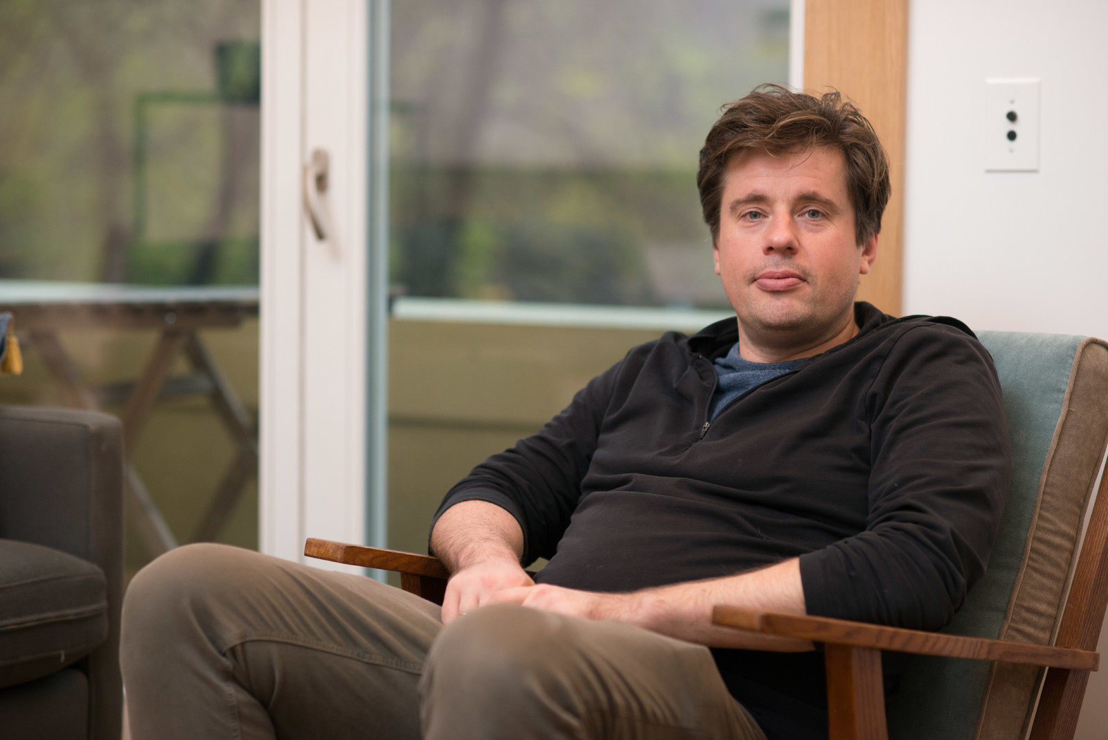 В гостях: Лаконичный интерьер с видом на Патриаршие пруды