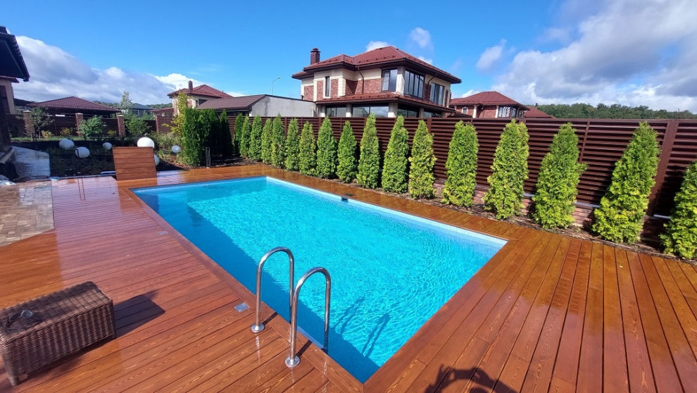 Уличный бассейн в частном доме