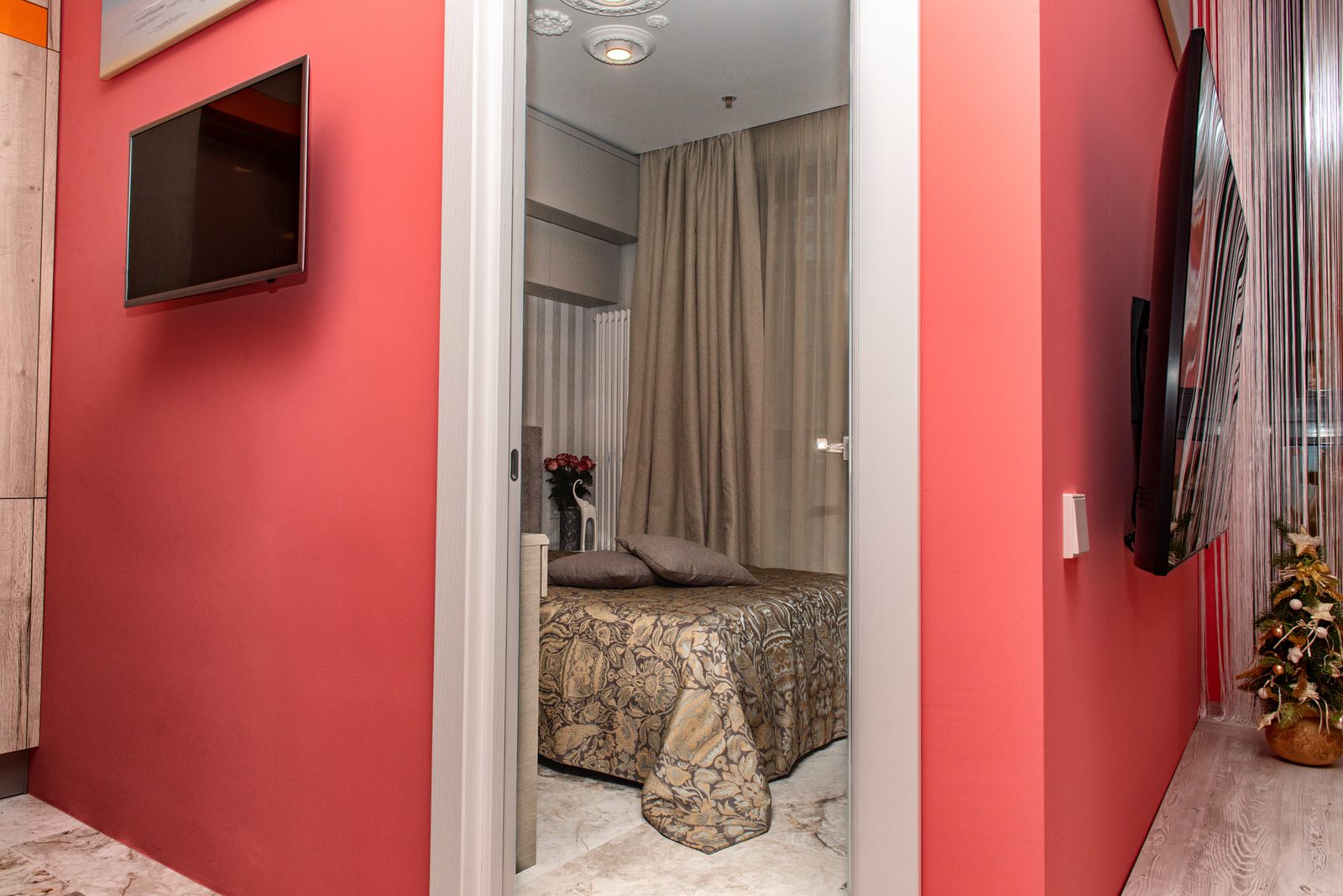 Вид на спальню