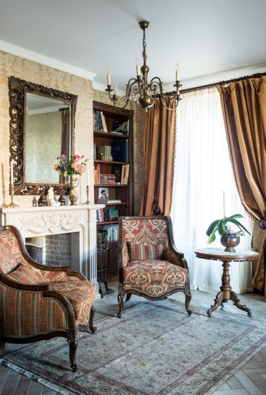 Дом с антиквариатом