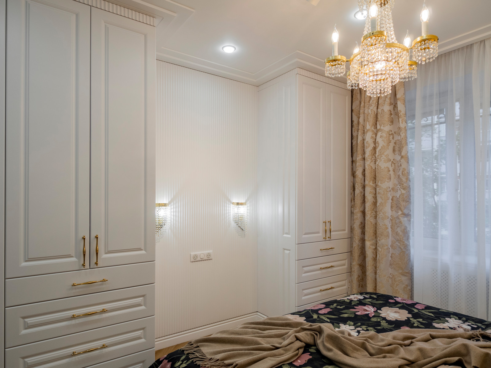 Обложка проекта: Стильная меблировка спальни