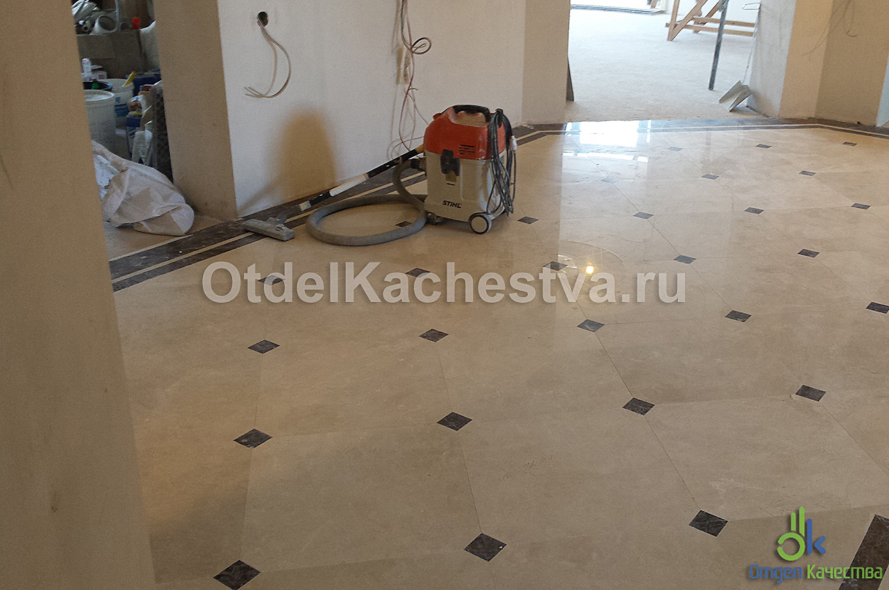 Укладка мрамора в кухне-столовой