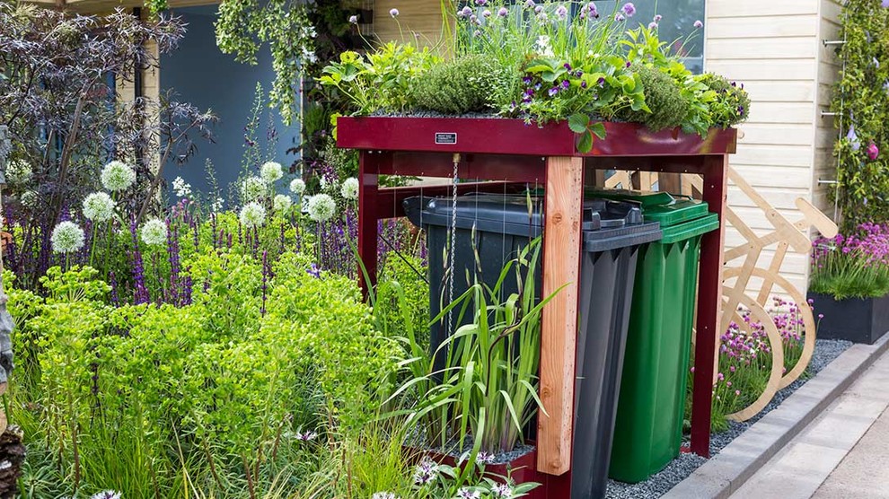 Просто фото: 17 идей как украсить мусорный контейнер