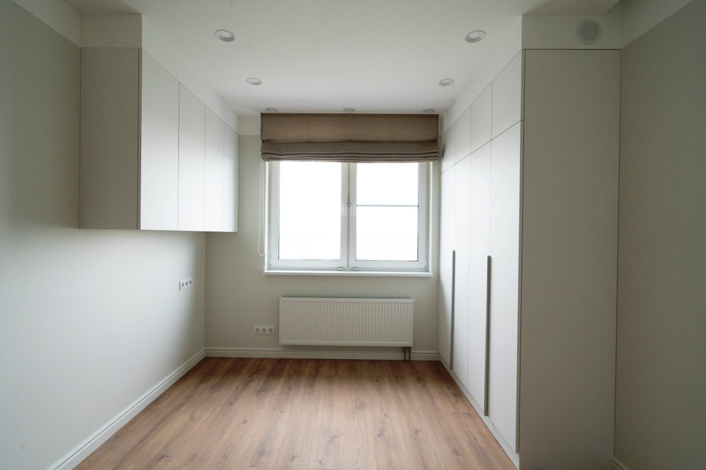 Еще одна серая кухня в большом проекте современной московской квартиры