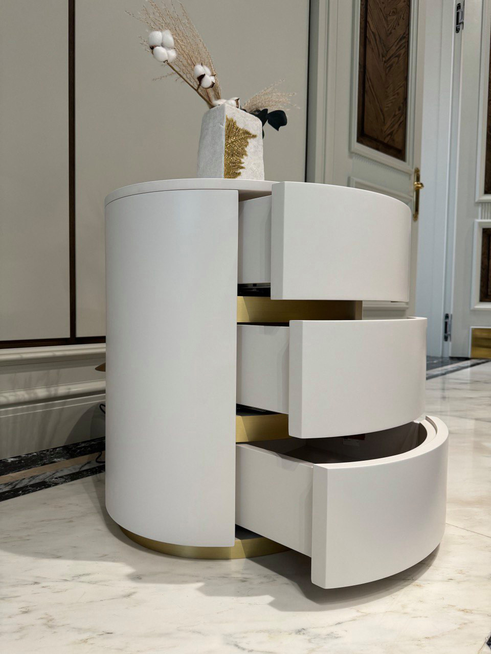 Тумба прикроватная