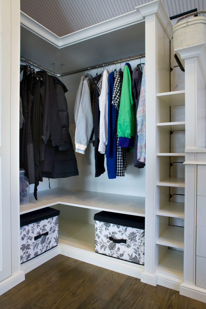 Гардеробная в деревянном доме