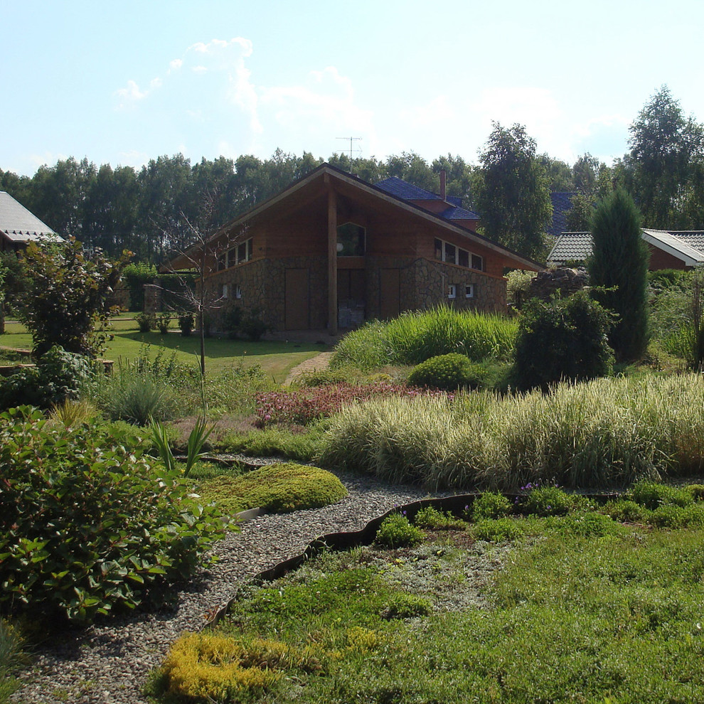 Частный жилой дом с бассейном