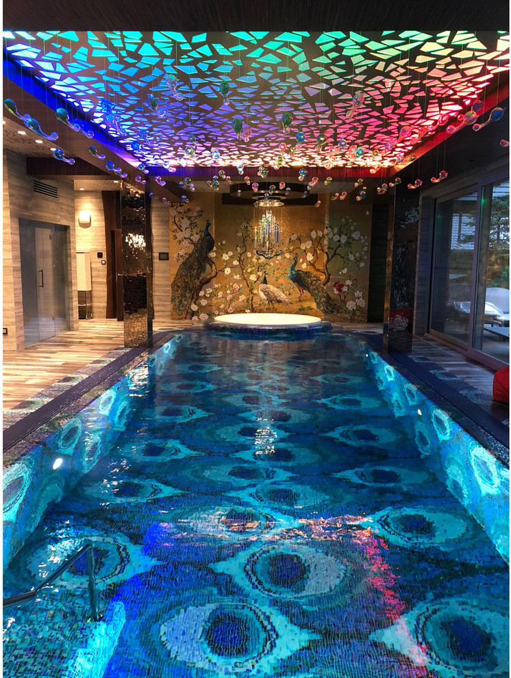 Частный бассейн в загородном доме под Санкт-Петербургом