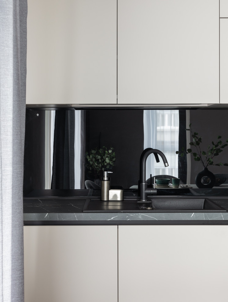 Минималистичная кухня-гостиная