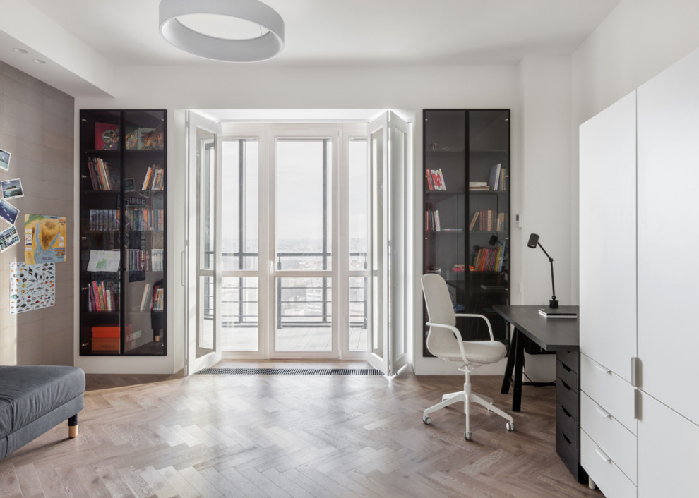 PRS Apartment. Монохромный интерьер «с лестницей в небо»