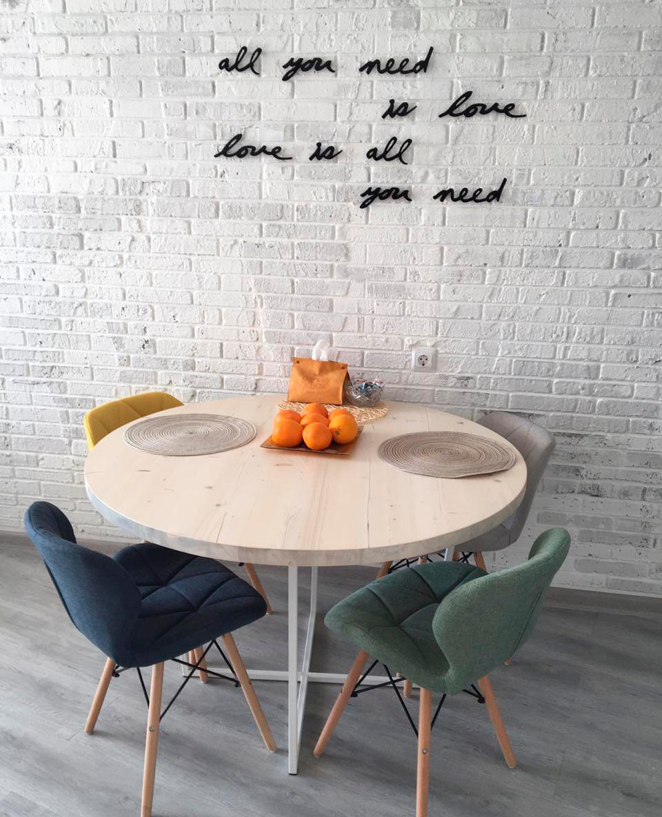 Обеденные столы