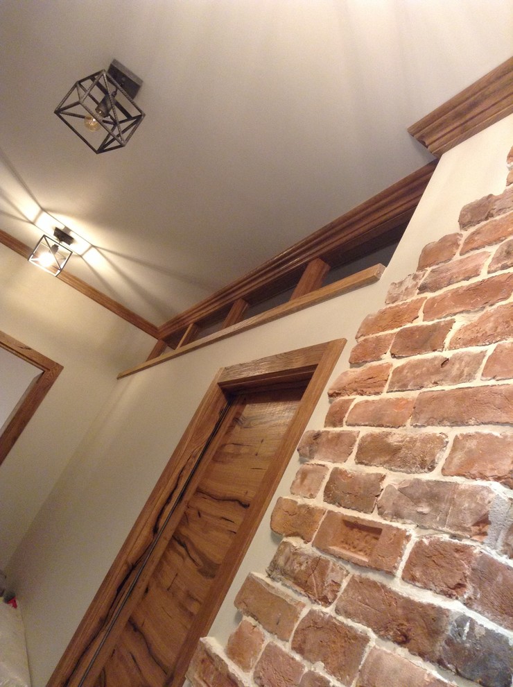 Кирпич и дерево