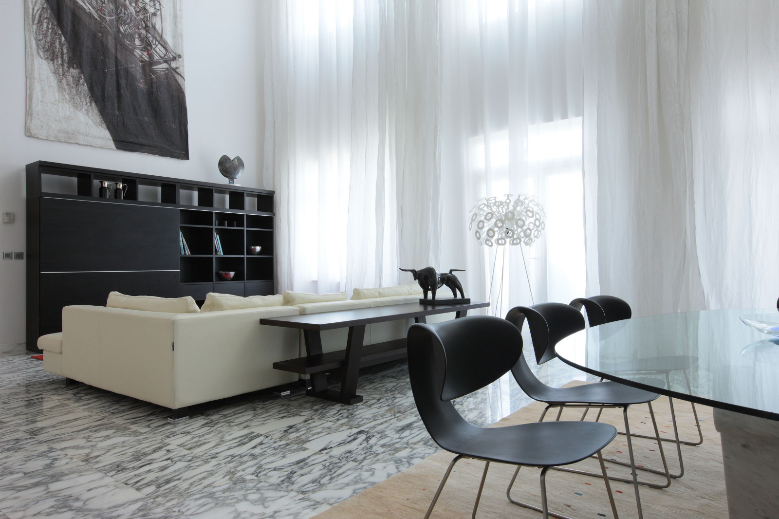 PENTHOUSE WITH VIEWS OF THE BAY