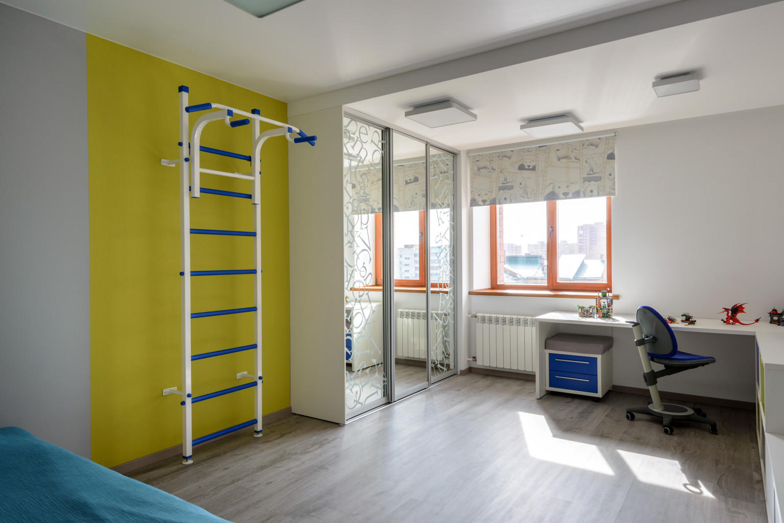 apartment with aquarium