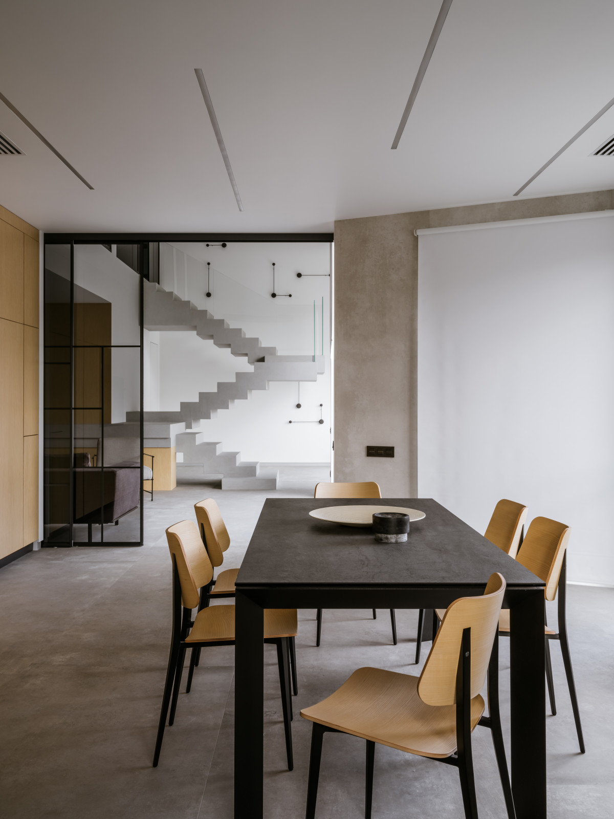 Дом с парящей лестницей