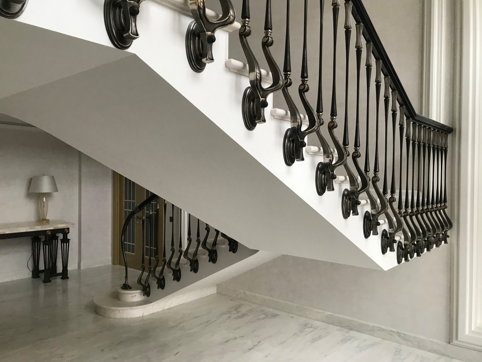 Балясины из стали и бронзы