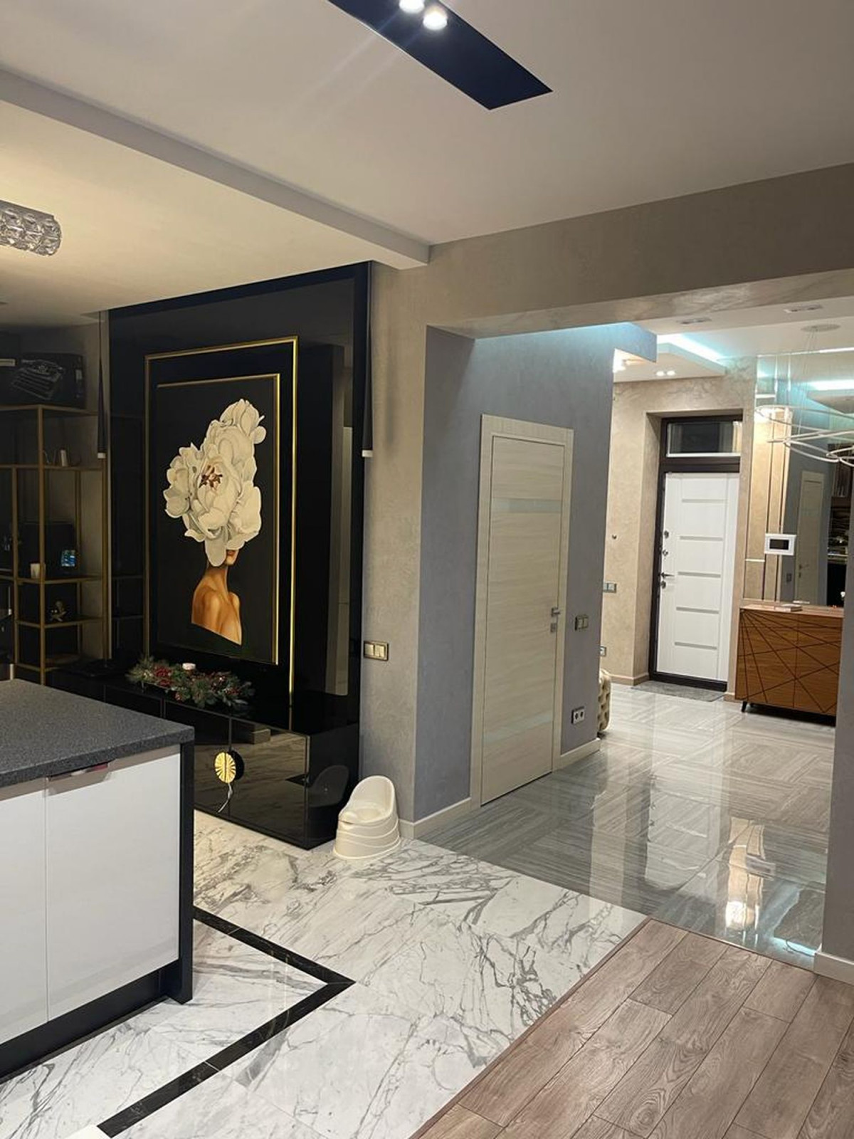 560B «ПРАЙД» - современный коттедж с остекленной верандой и гаражом