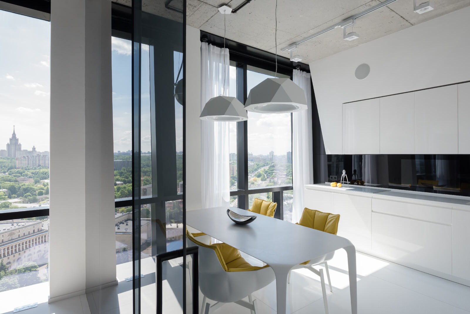 Дом на Мосфильмовской