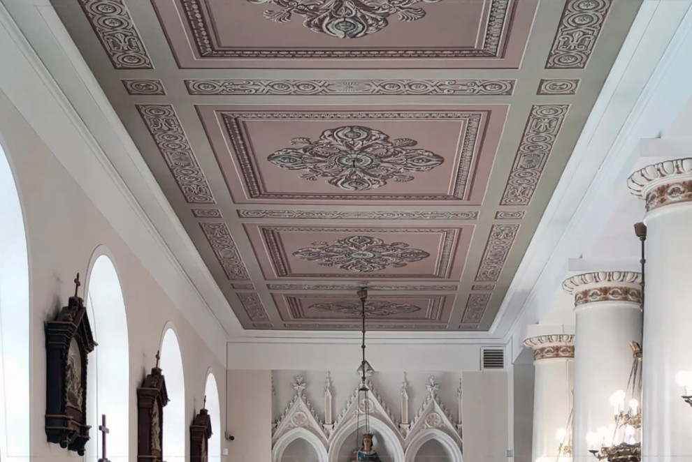 Реставрация росписи потолка