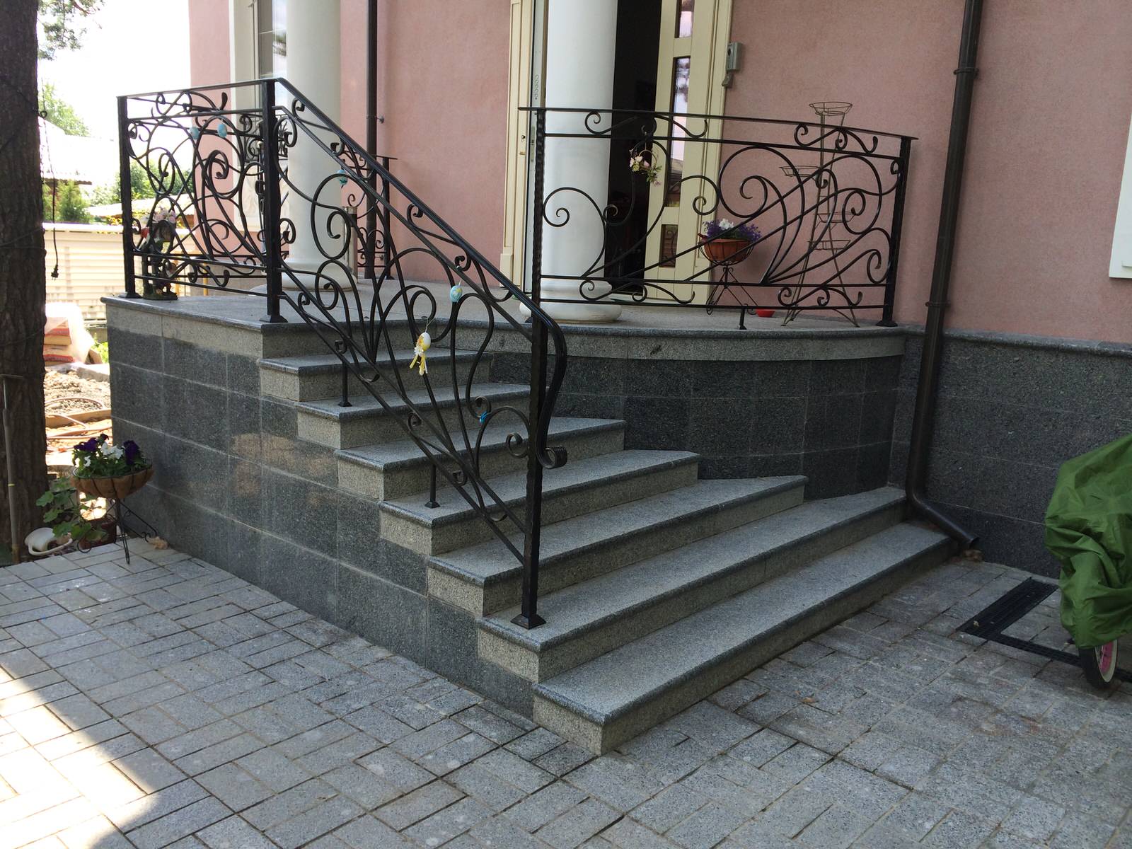 Крыльцо из натурального гранита