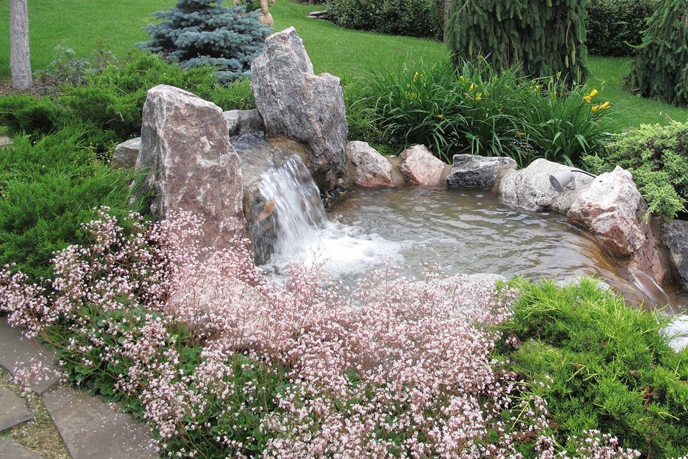 Сад с ручьем В Новогорске 2009 г