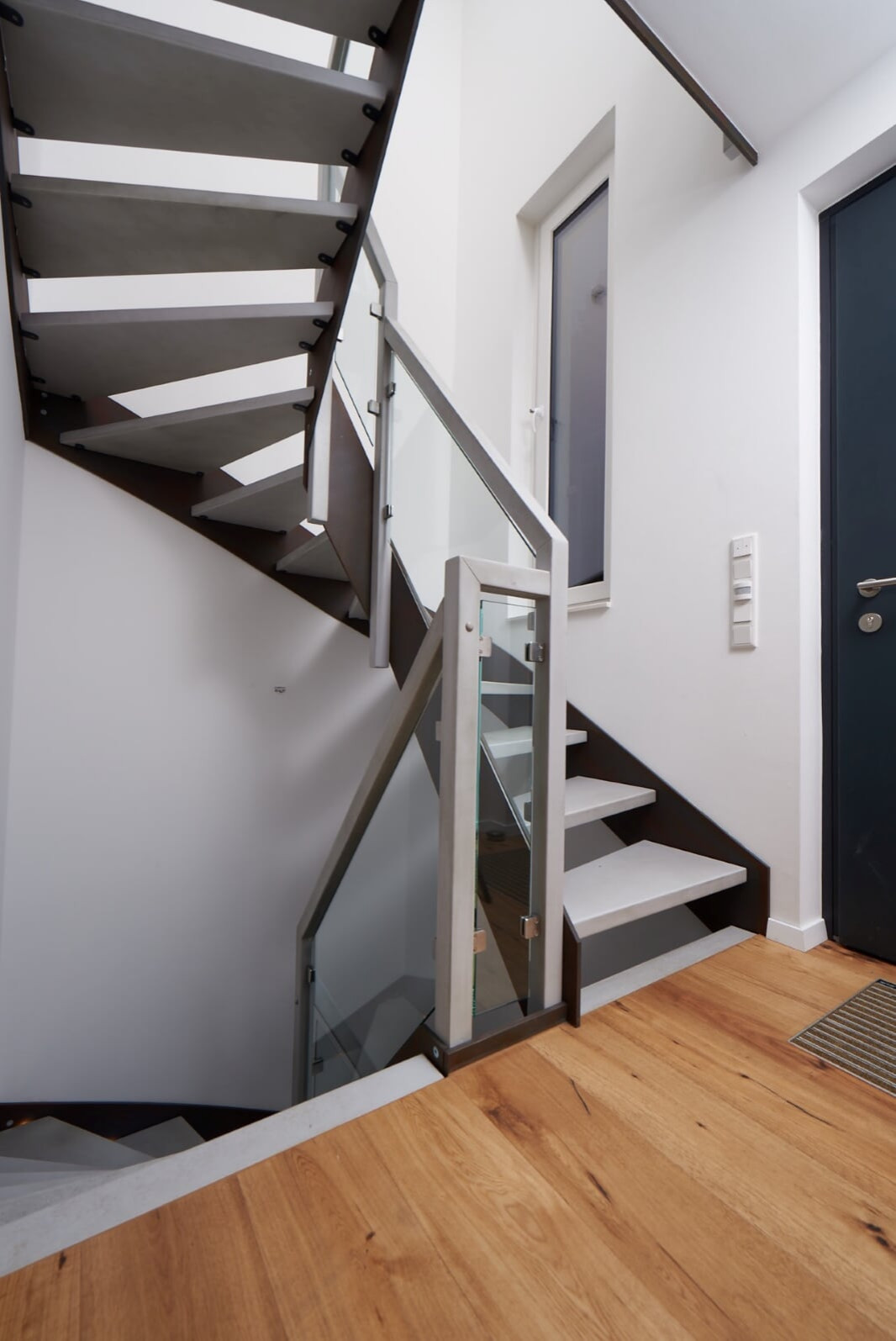 Бетон, Ржавчина и Стекло. Лестница из HPL