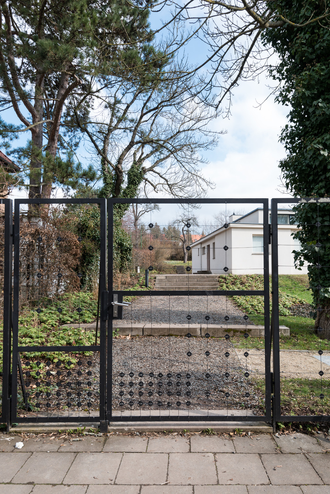 Мир дизайна: К истокам модернизма — первое здание Баухауса