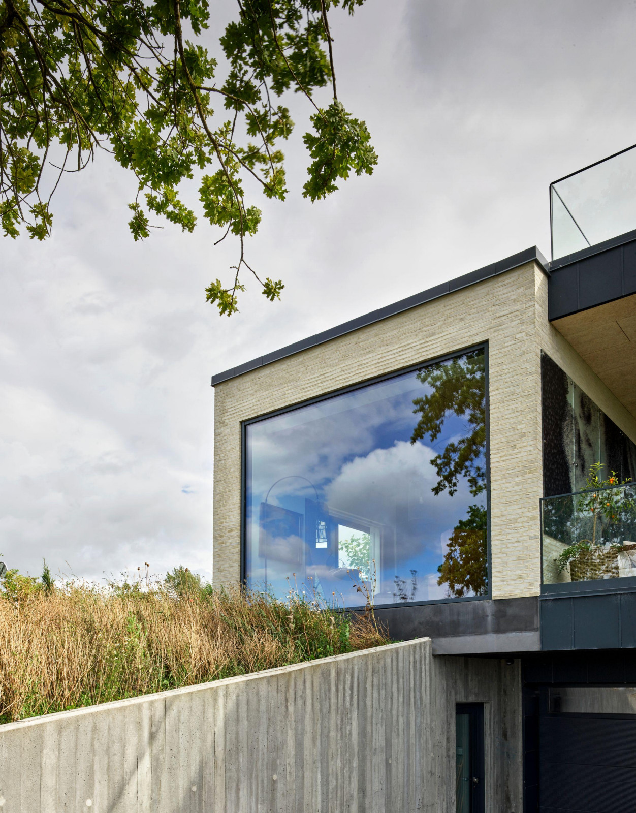 Обложка проекта: проект от SCHUECO с фасадной системой FWS 50