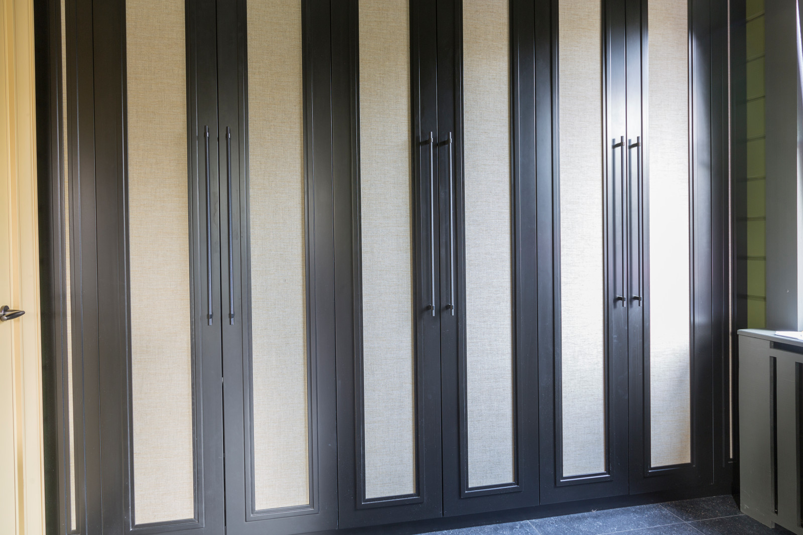 Встроенный шкаф из МДФ