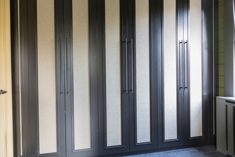 Встроенный шкаф из МДФ