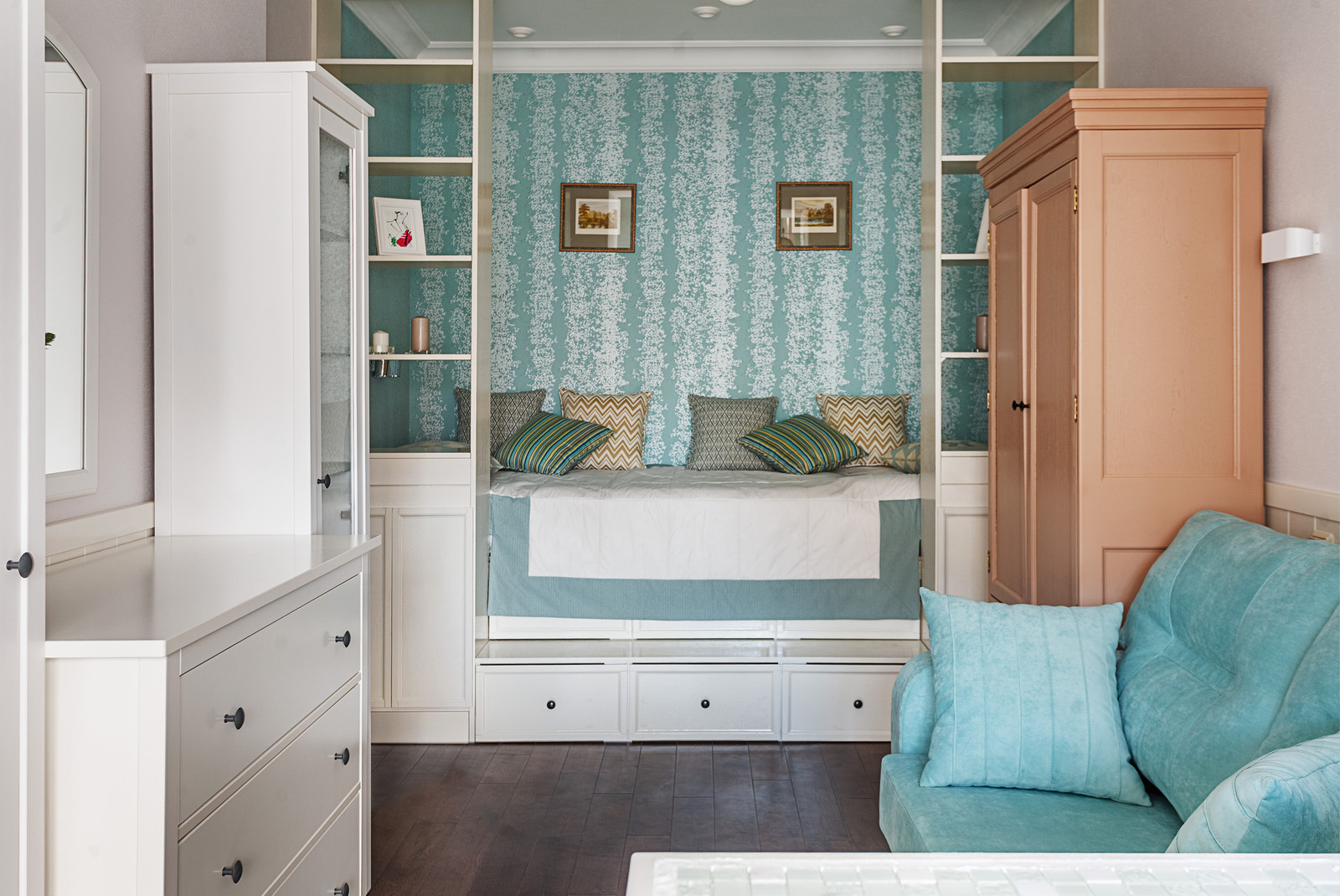 Calm,Cute and Colorful.