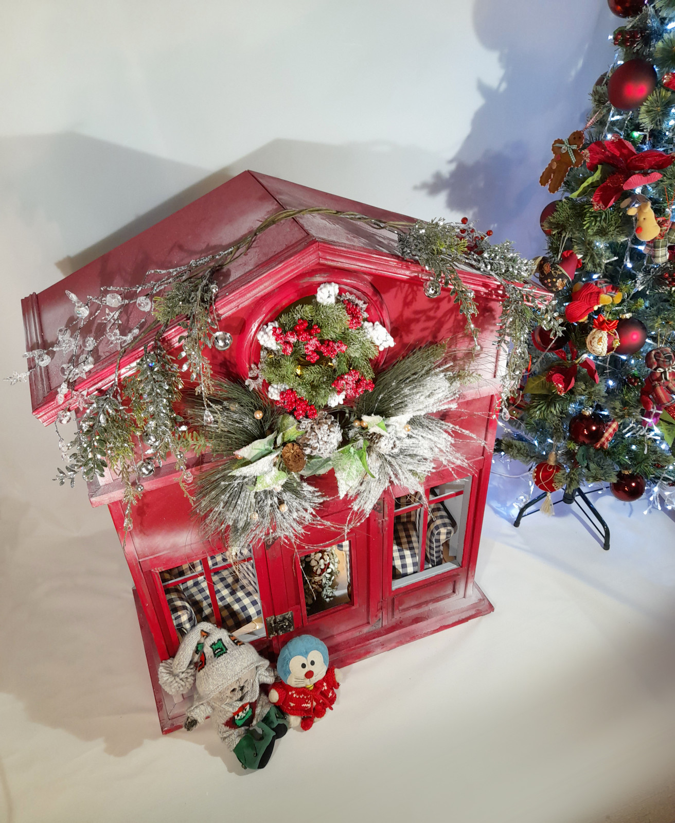 Рождественский домик для игрушек