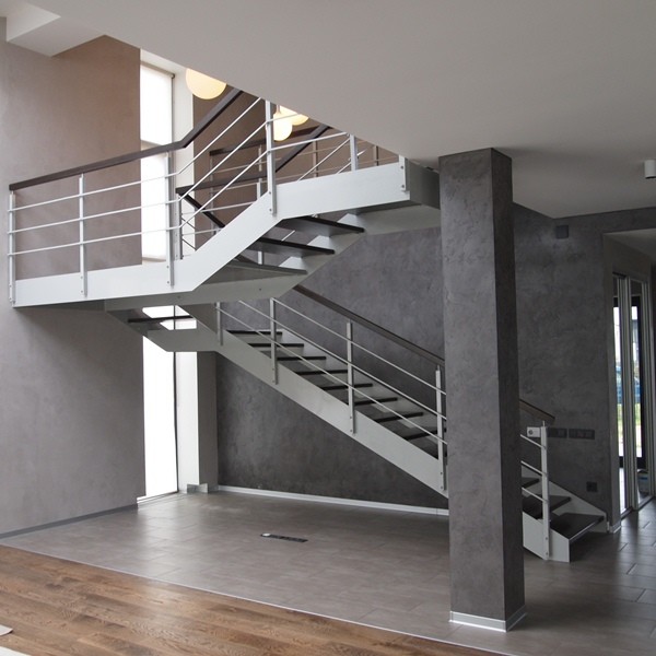 Обложка проекта: лестница та косоурах