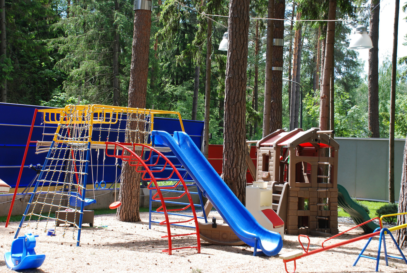 Участок с водоемом в КП "Сосновый бор"