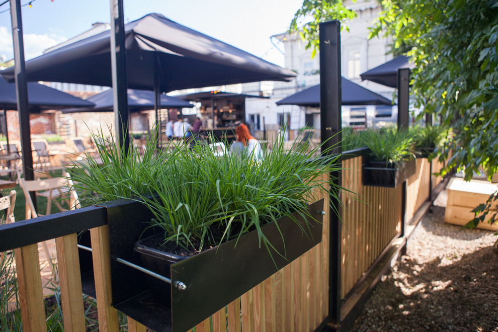 Озеленение летней веранды Dewar's Powerhouse