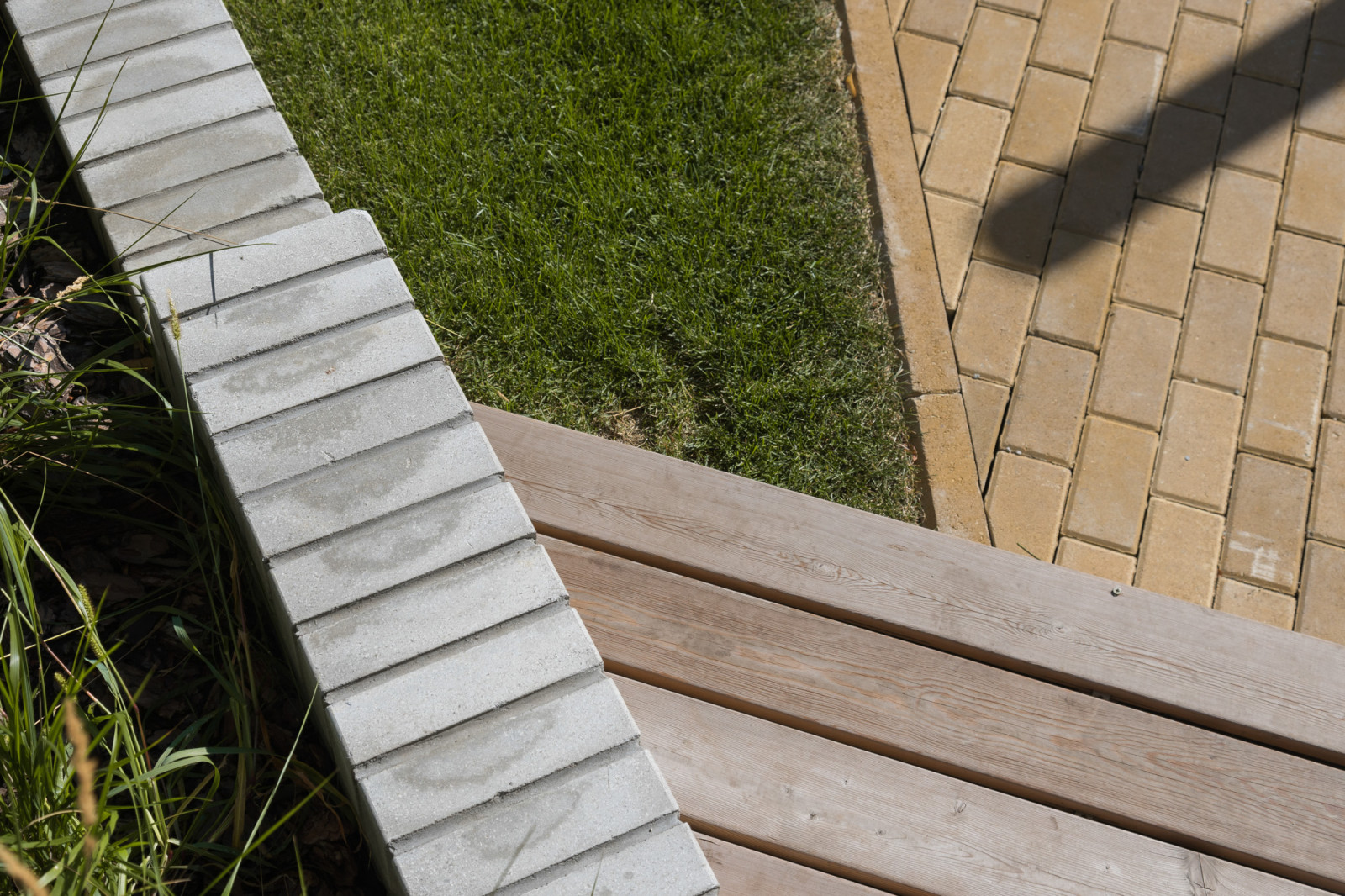 Дом с мостами