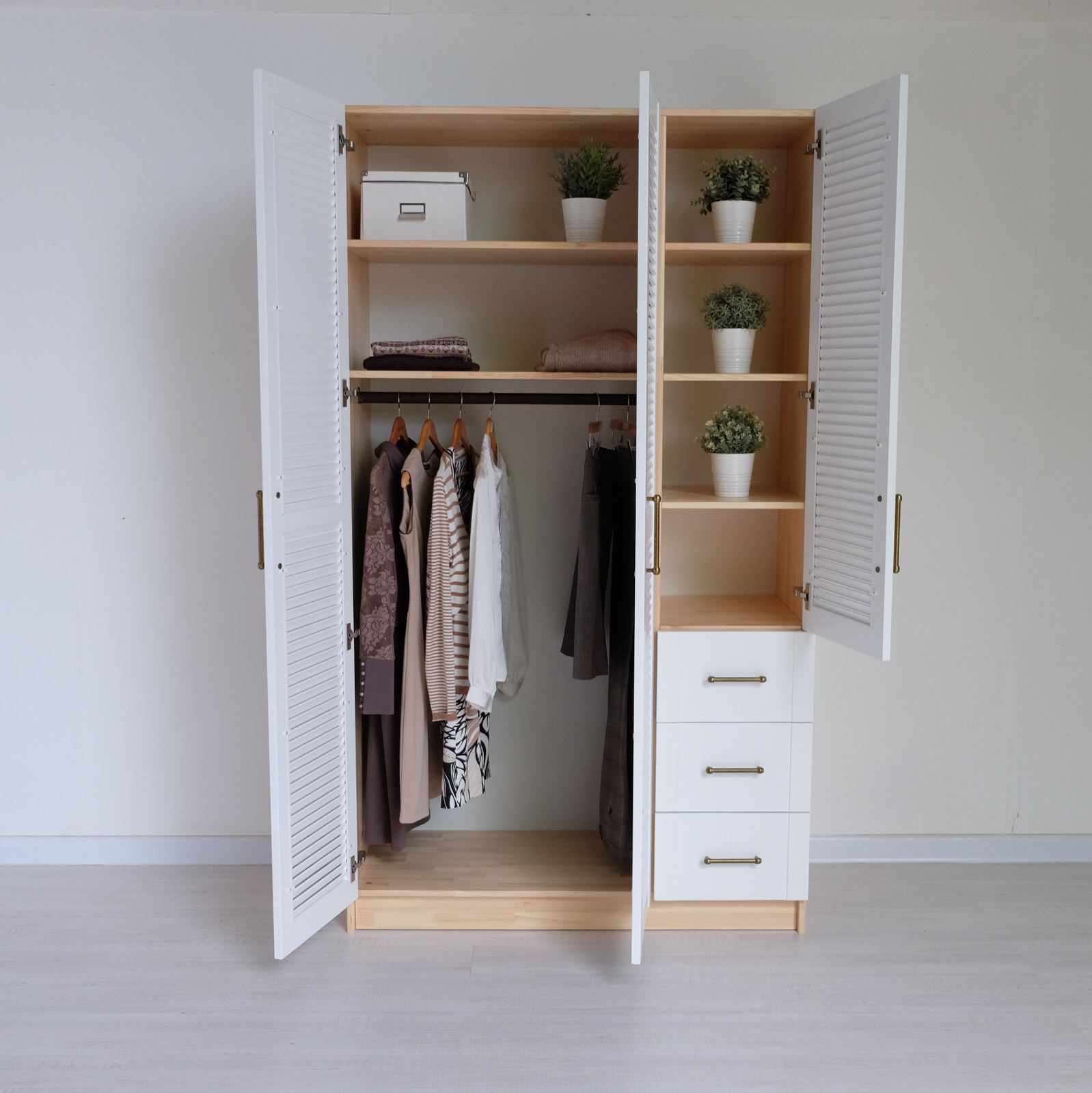 Шкафы для спальни, прихожей, гардеробной