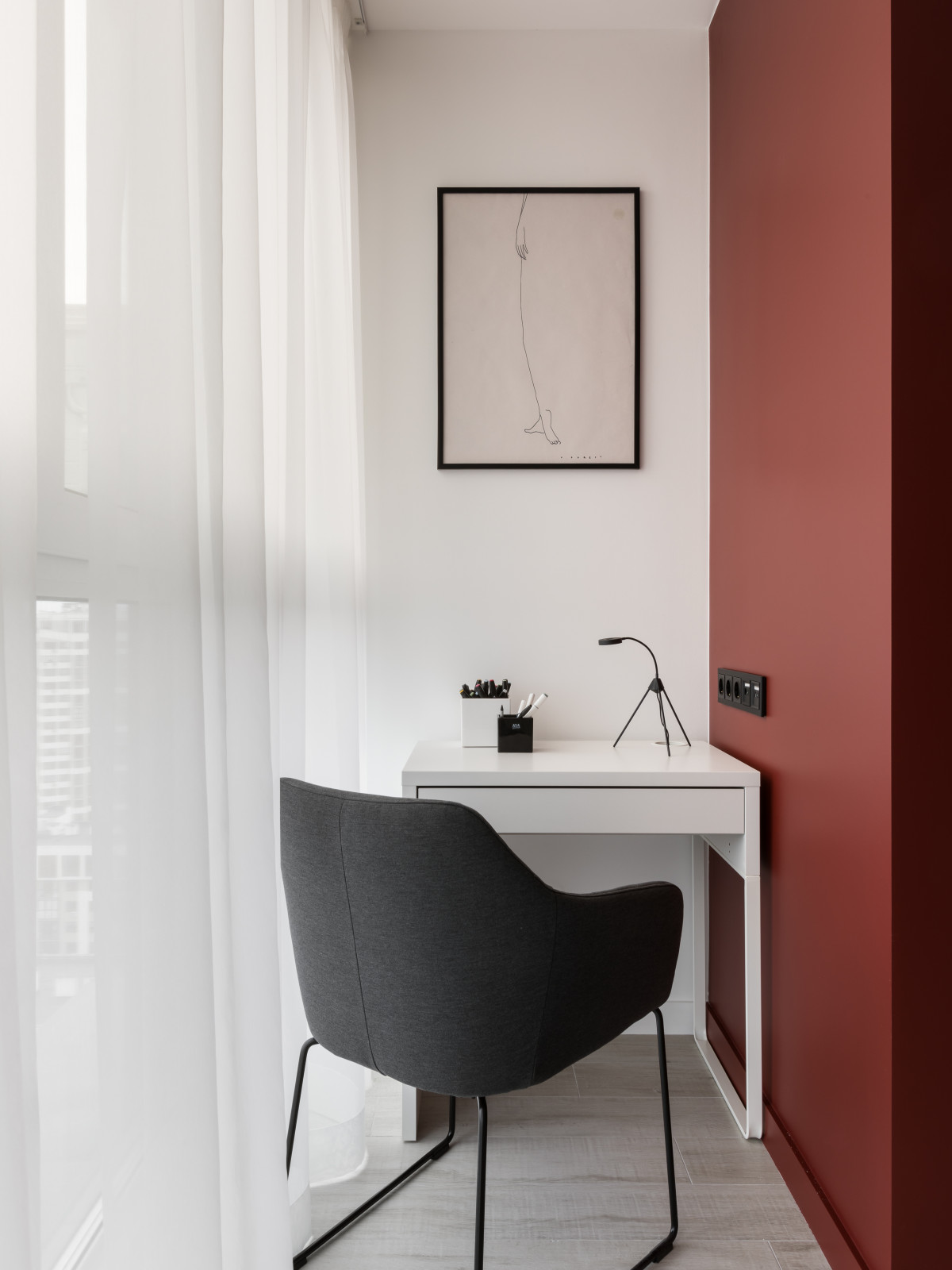 Цветовой минимализм в арендной квартире .