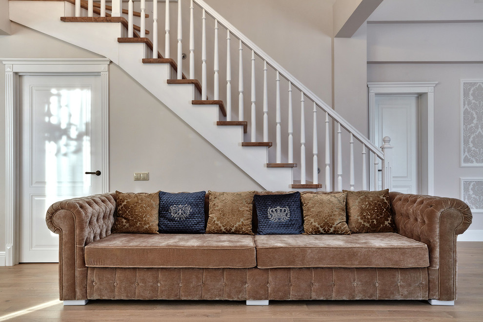 033 Квартира  в высотном доме с выходом на крышу.