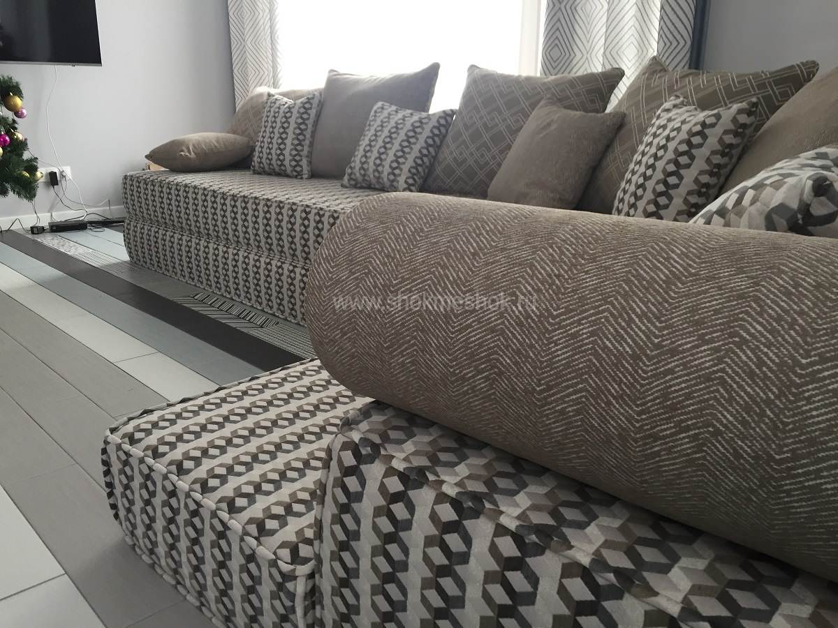 Модульный эркерный диван