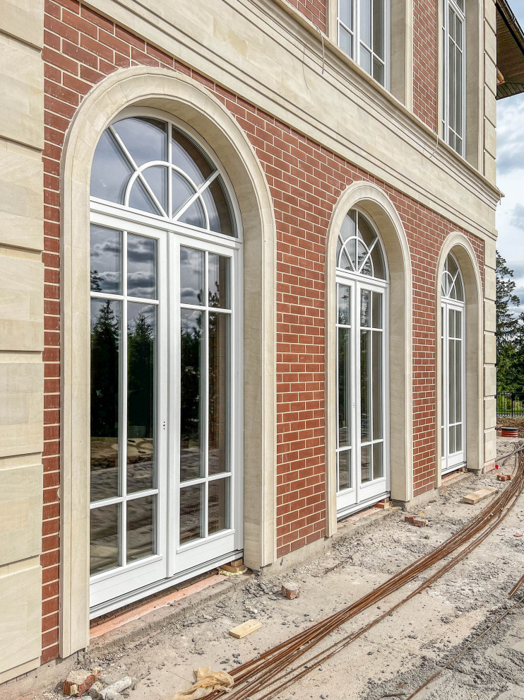 Остекление особняка в классическом стиле