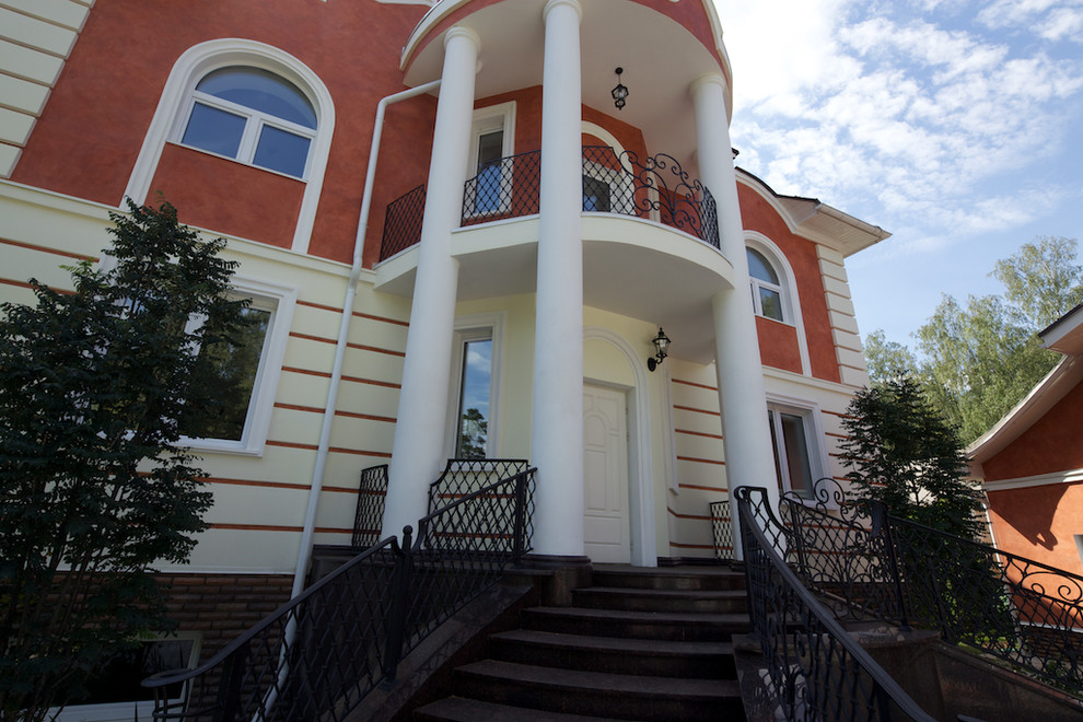 Фасад дома в Подмосковье - Классика. Фотографии