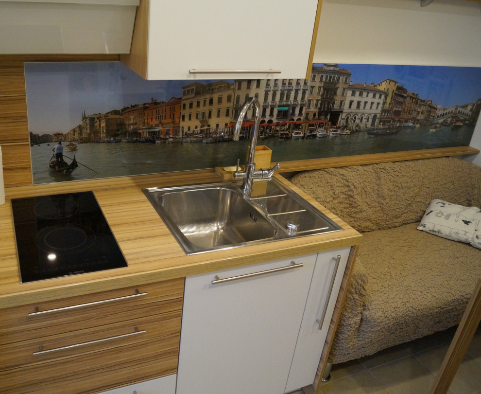 Однокомнатная квартира с кухней-гостиной 6м2 и стиральной машиной на кухне