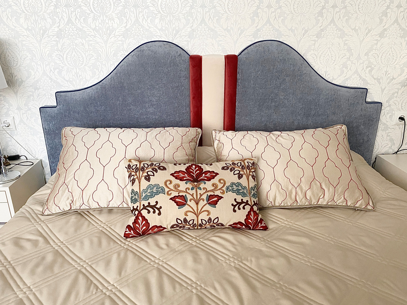 Обложка проекта: Текстильное оформление кв. В ЖК Пирамида