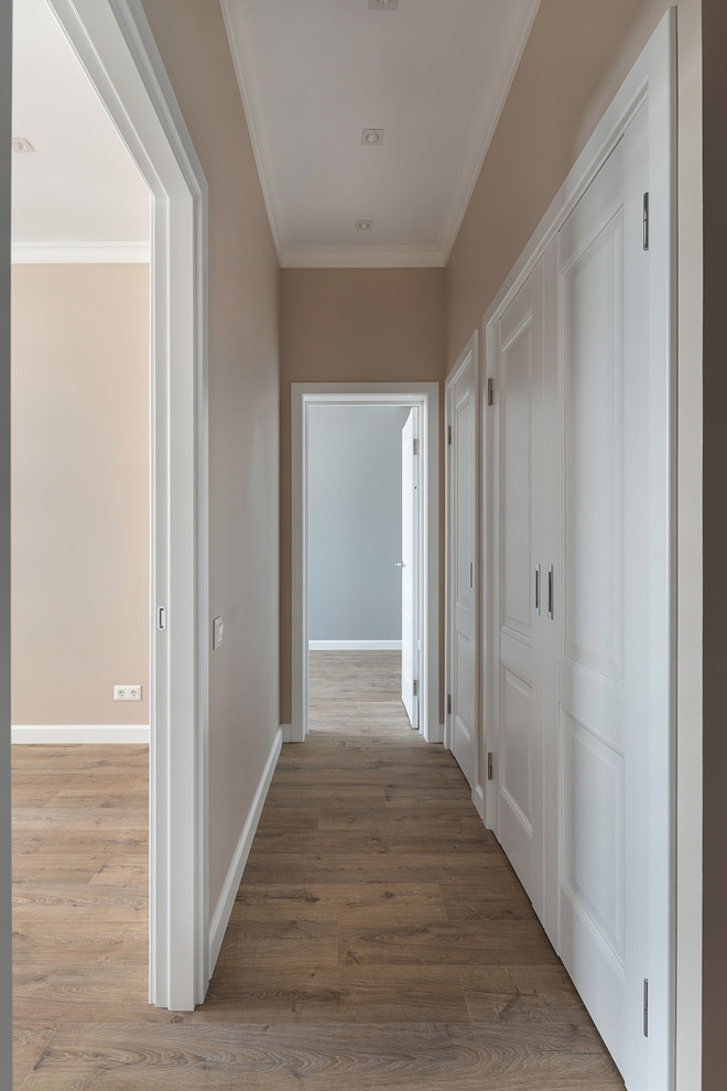 Коридор в стиле современная классика в ЖК "Time" у Московского