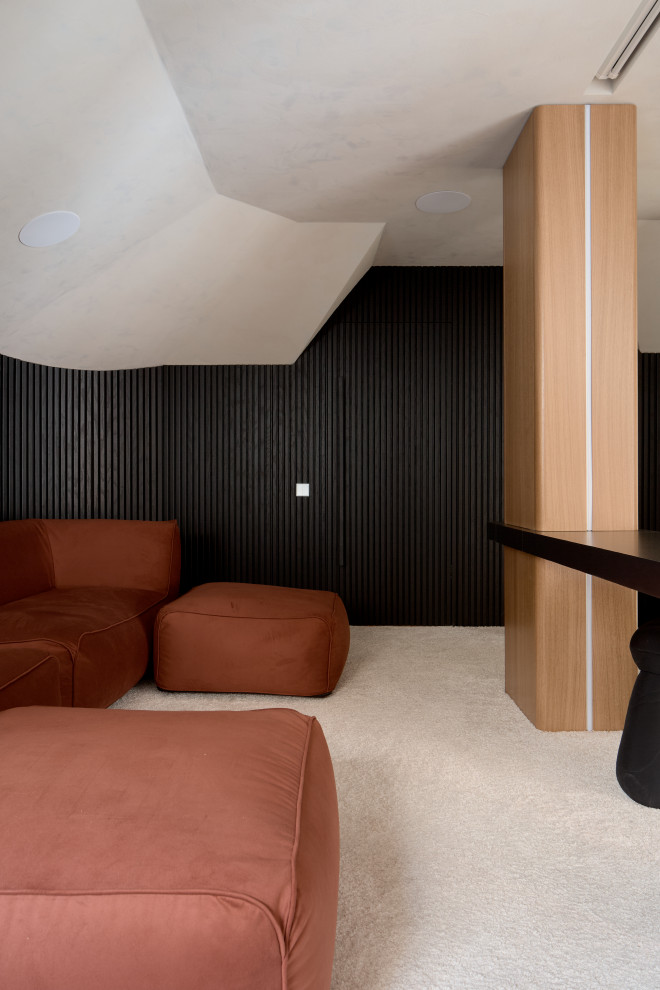 Спальня с прозрачной ванной