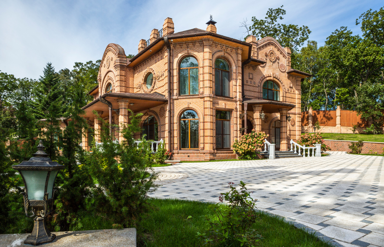 Загородный дом (усадьба) из кирпича