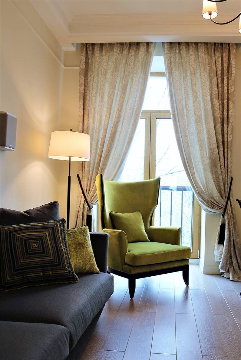 Обложка проекта: Сталинка на набережной