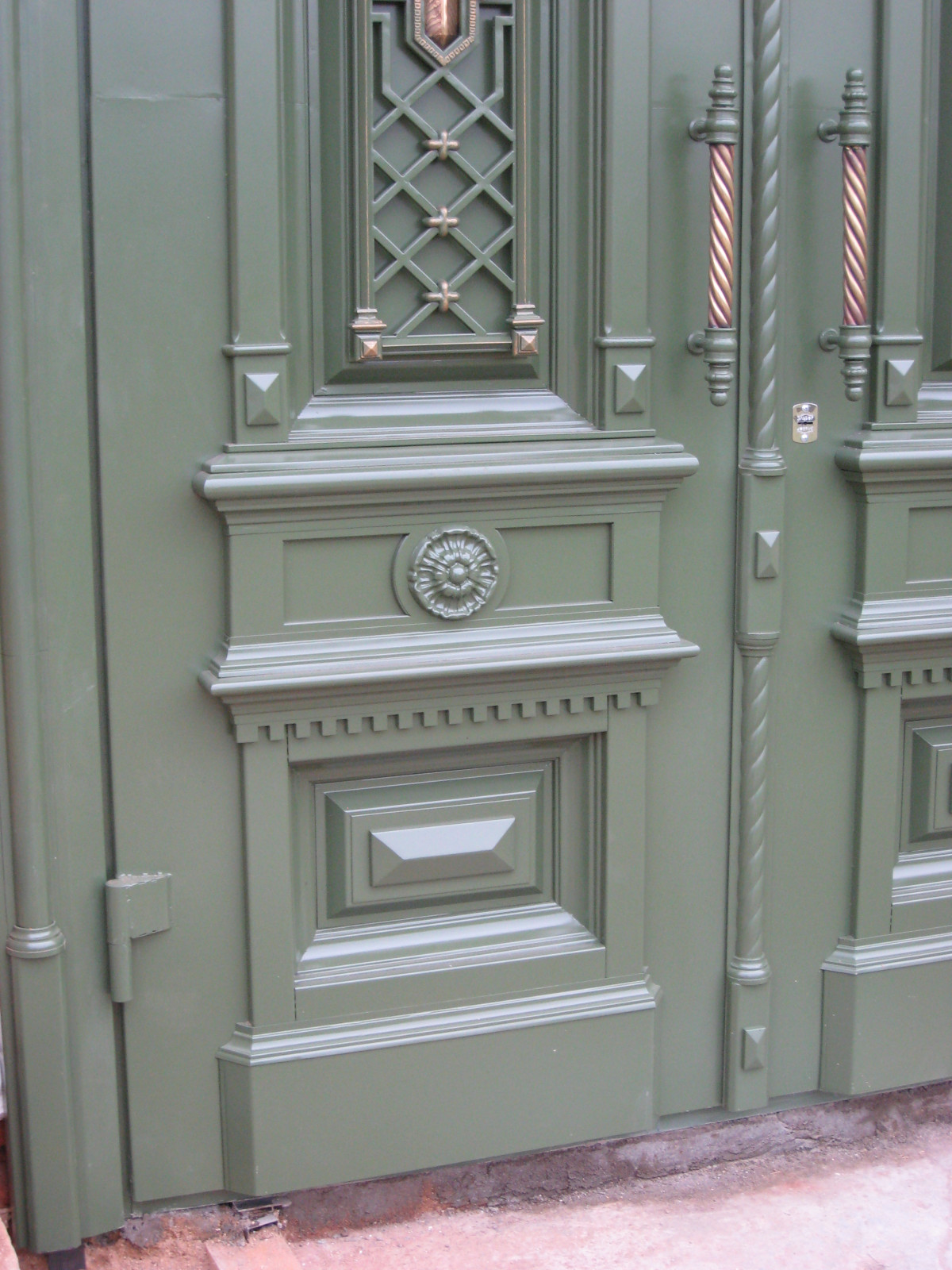 Обложка проекта: Входные двери для классического дома / усадьбы