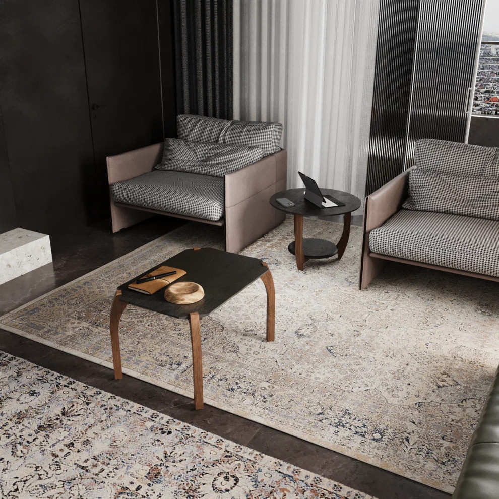 Журнальный столик ДОМОВОЙ черного цвета в гостиной